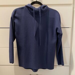 Banana Republic Blue Long-Sleeved Hooded Sweater, Size XS Petite